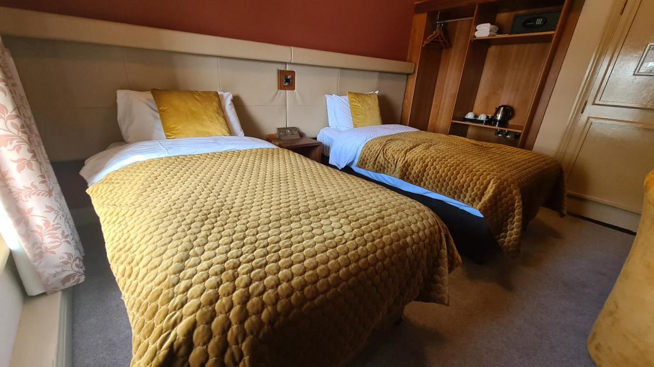 The Farnham Arms Hotel Κάβαν Εξωτερικό φωτογραφία